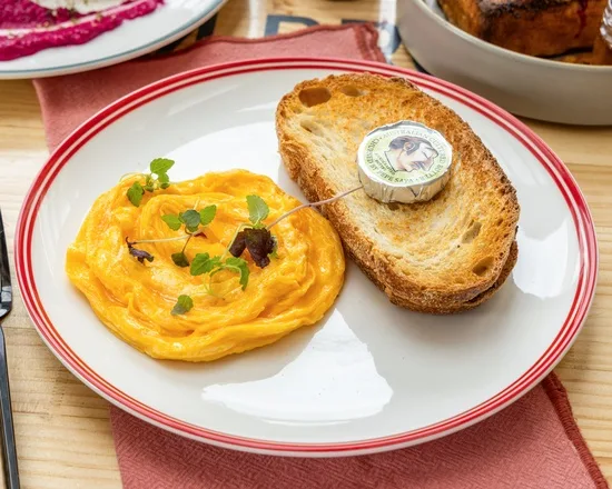 Eggs on toast at Zee's Cafe